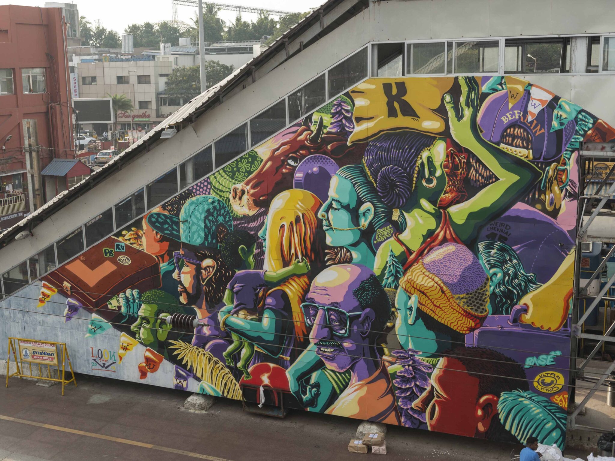 Fullcolor mural with a group of persons